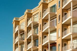 The “Invisible” Housing Market: Off-Listings Only the Pros Know About