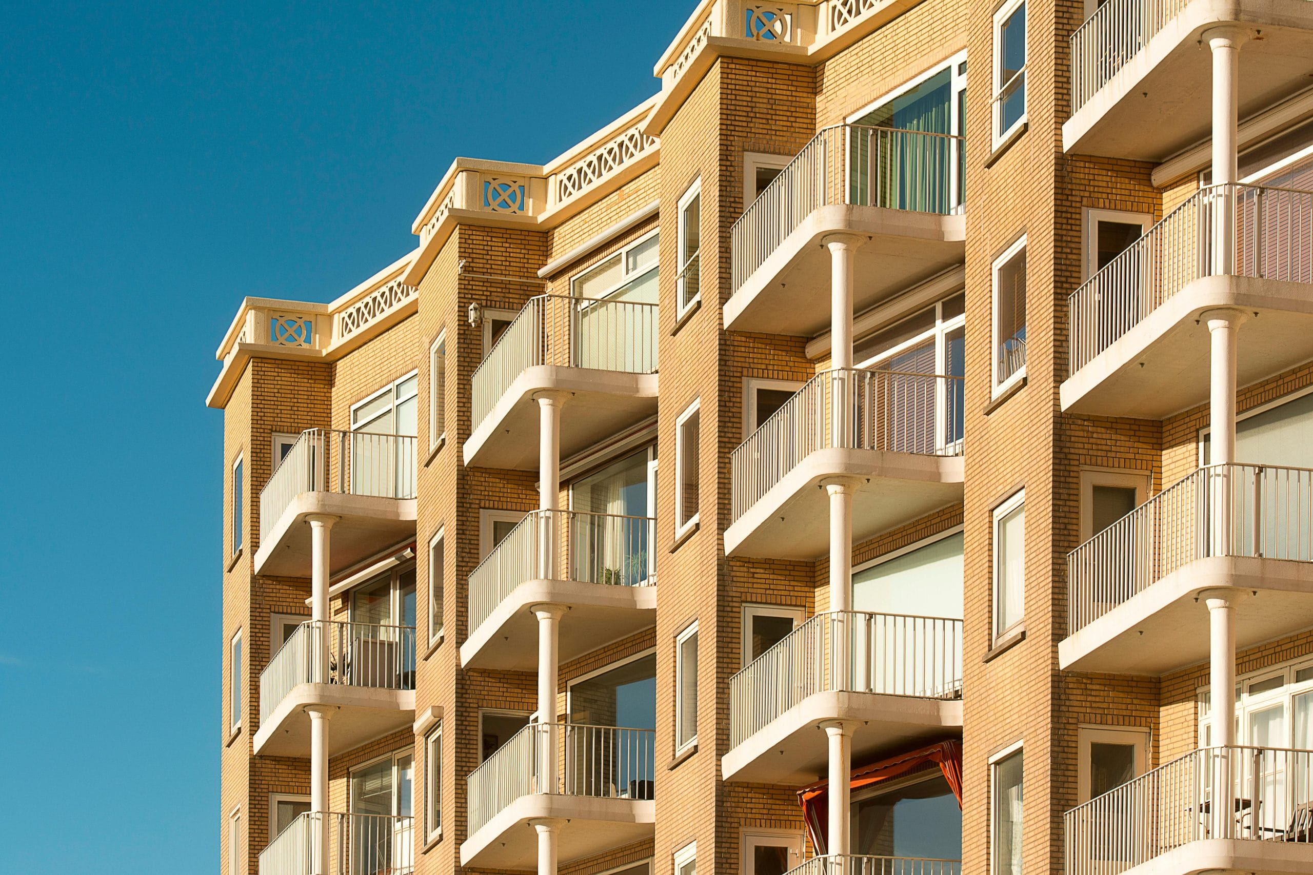 The “Invisible” Housing Market: Off-Listings Only the Pros Know About