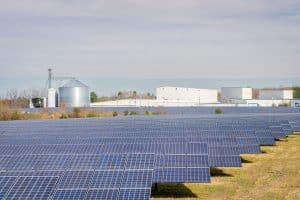 Tesla’s Cybertruck Tech: Solar Tonneau Cover Efficiency Tests