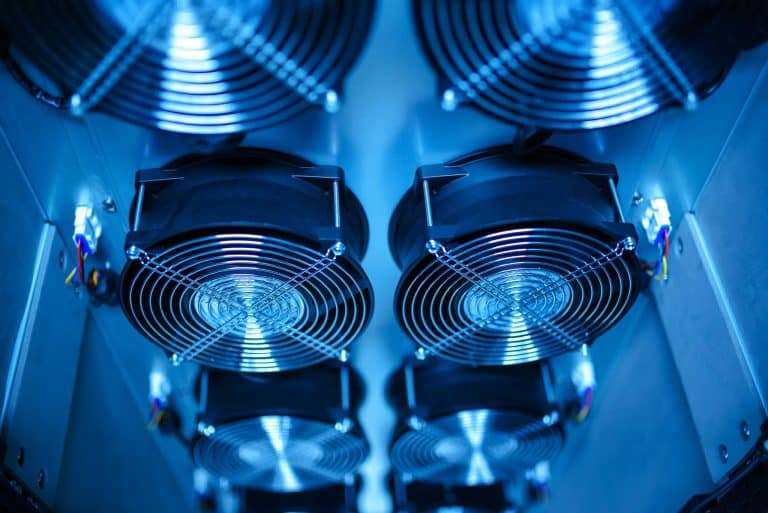 Solar-Powered AC Units: Cooling Homes Off-Grid