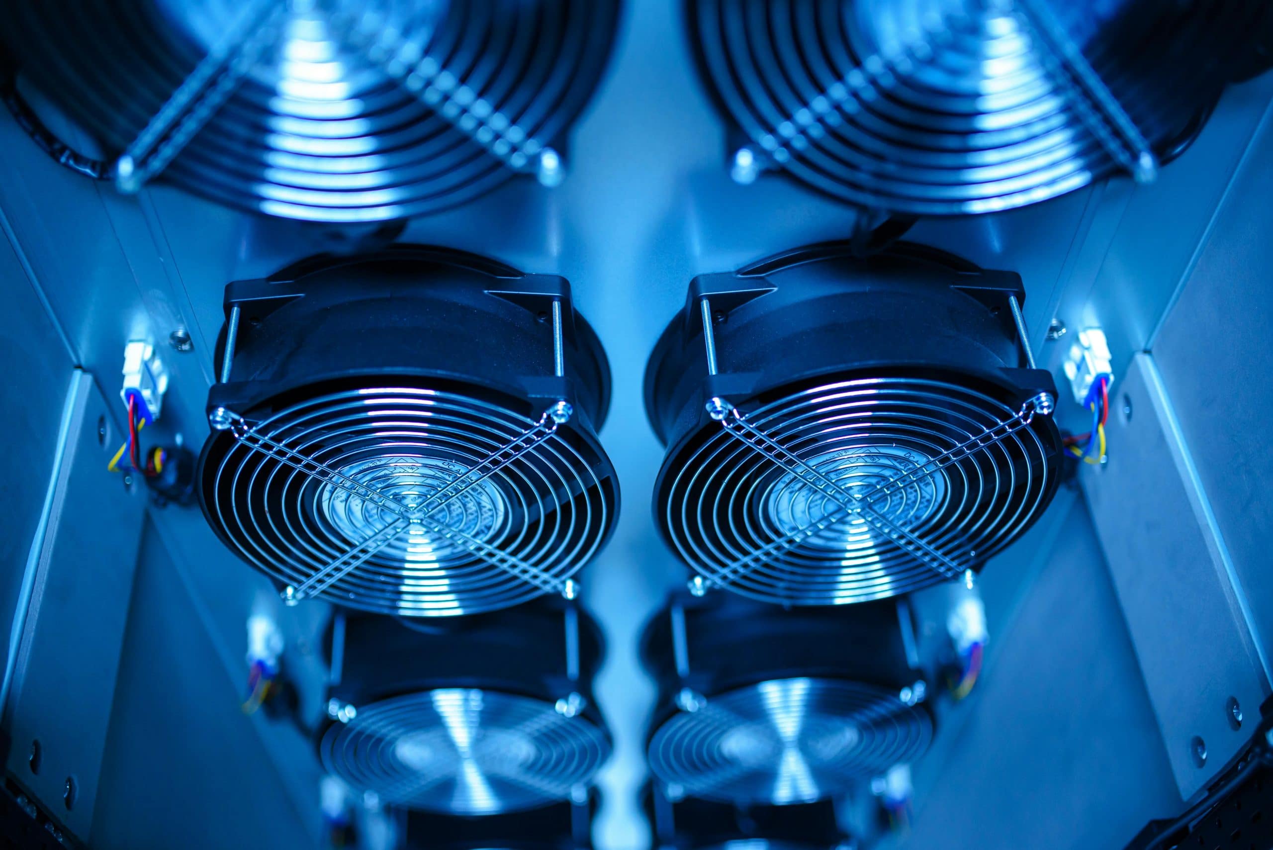 Solar-Powered AC Units: Cooling Homes Off-Grid