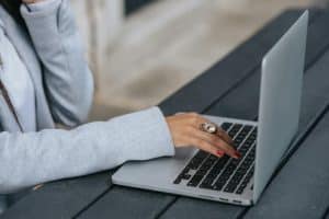 “Zoom Towns” Bust: Remote Workers Fleeing Overpriced Havens